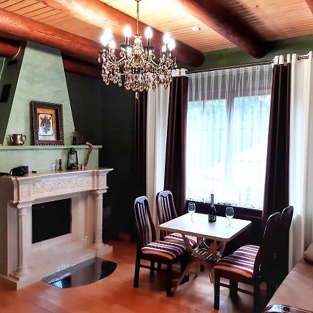 Knyazhyi Dvir Apartman Fenyves Kültér fotó