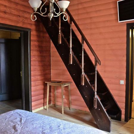 Knyazhyi Dvir Apartman Fenyves Kültér fotó