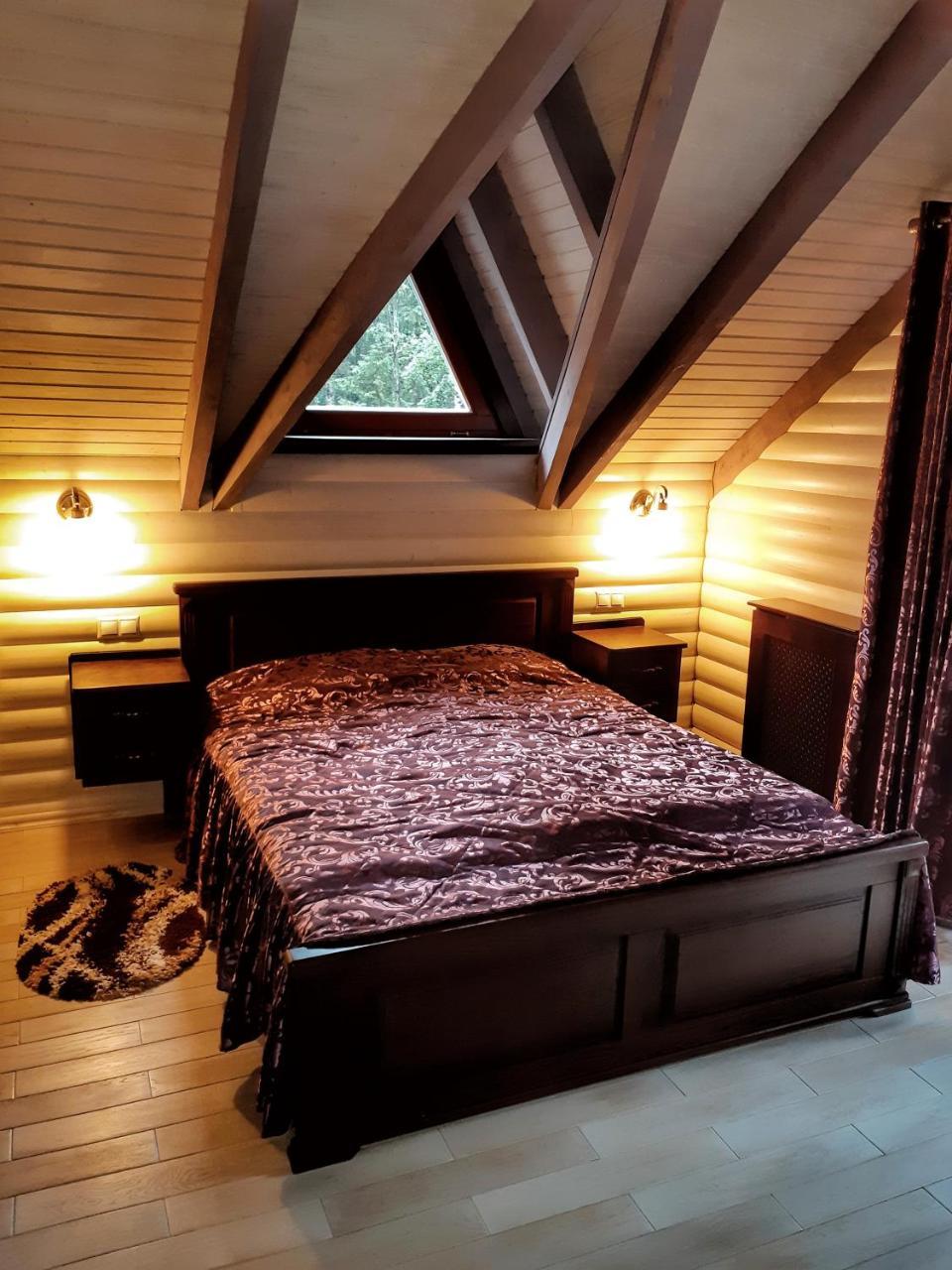 Knyazhyi Dvir Apartman Fenyves Kültér fotó