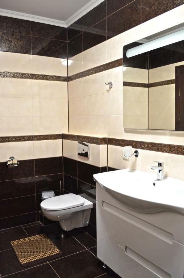 Knyazhyi Dvir Apartman Fenyves Kültér fotó