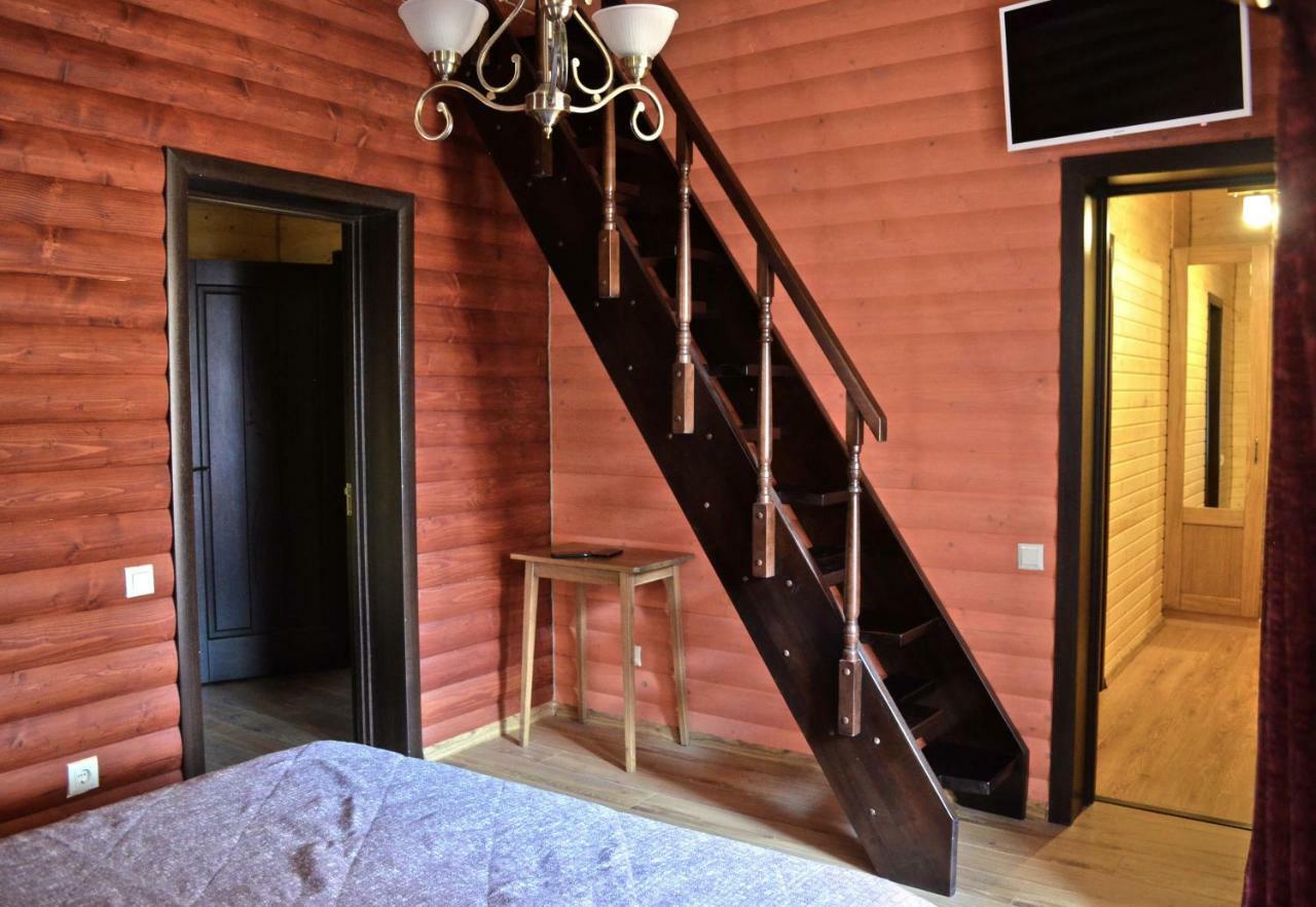 Knyazhyi Dvir Apartman Fenyves Kültér fotó