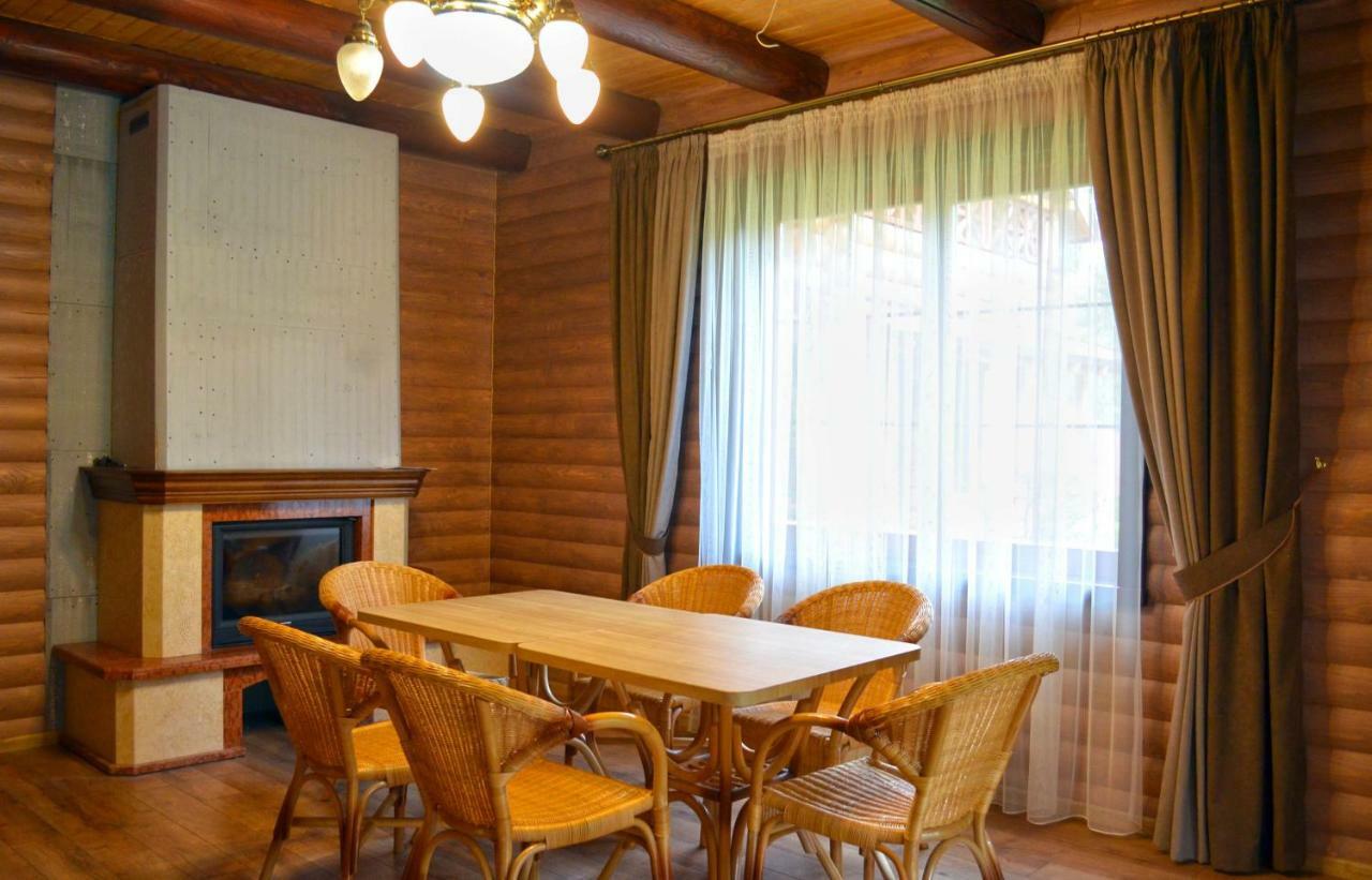 Knyazhyi Dvir Apartman Fenyves Kültér fotó