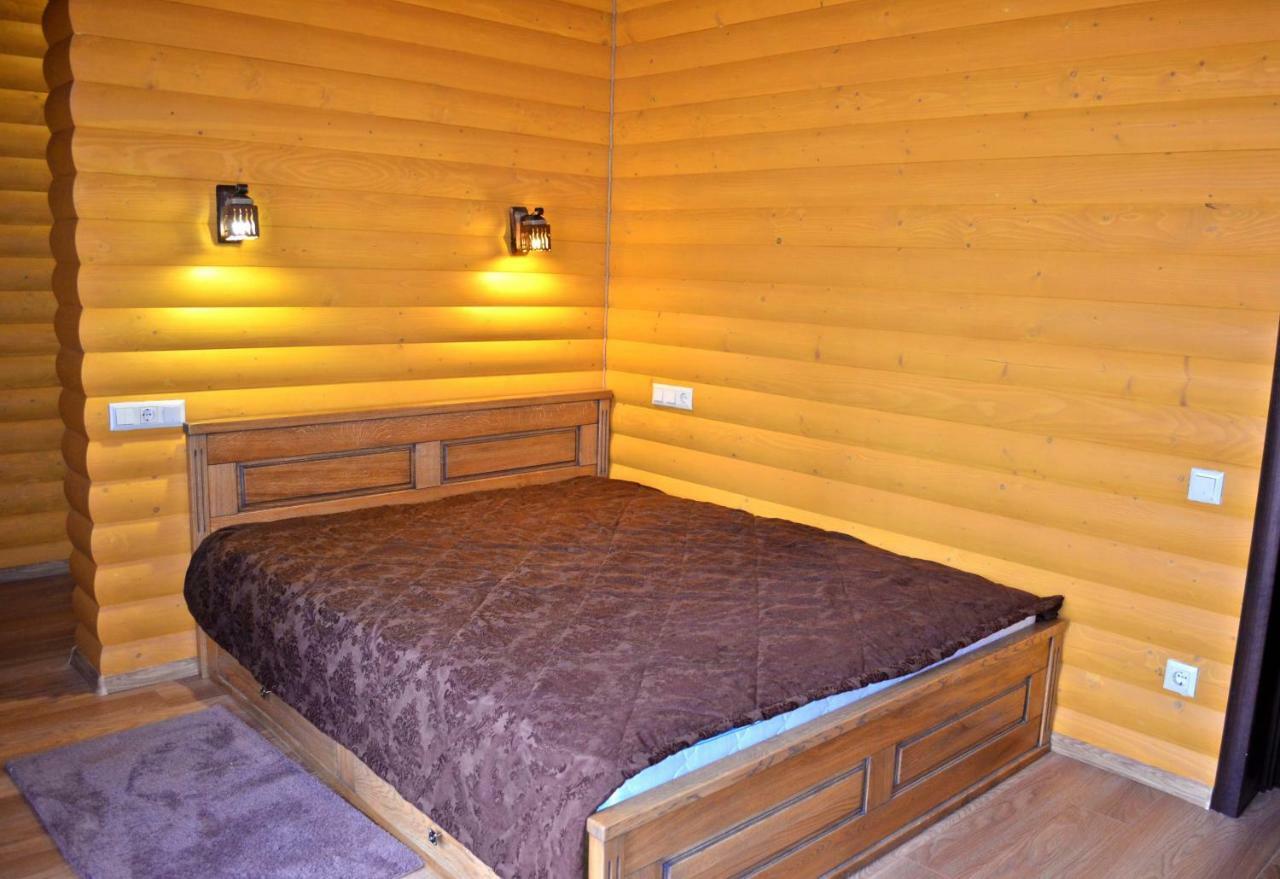 Knyazhyi Dvir Apartman Fenyves Kültér fotó
